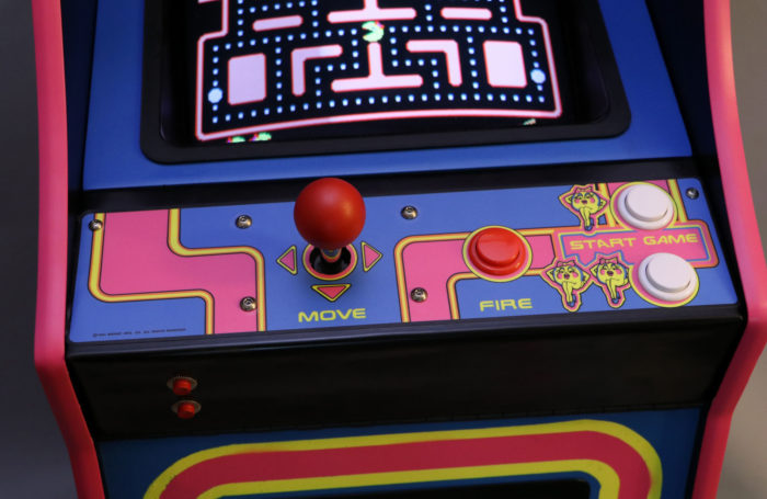 Ms-Pacman-Galaga-detail-controls-2-full